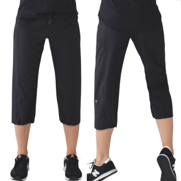 Lululemon Low-Rise Step Lively Lightweight Loose Crop Pants in Black Size 4 - Picture 1 of 16